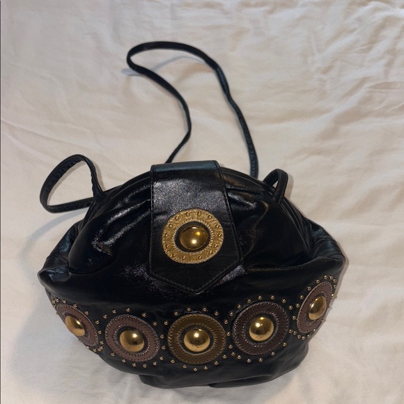 Samir Handbags - Samir Vintage Leather Crossbody Purse. No callouts.